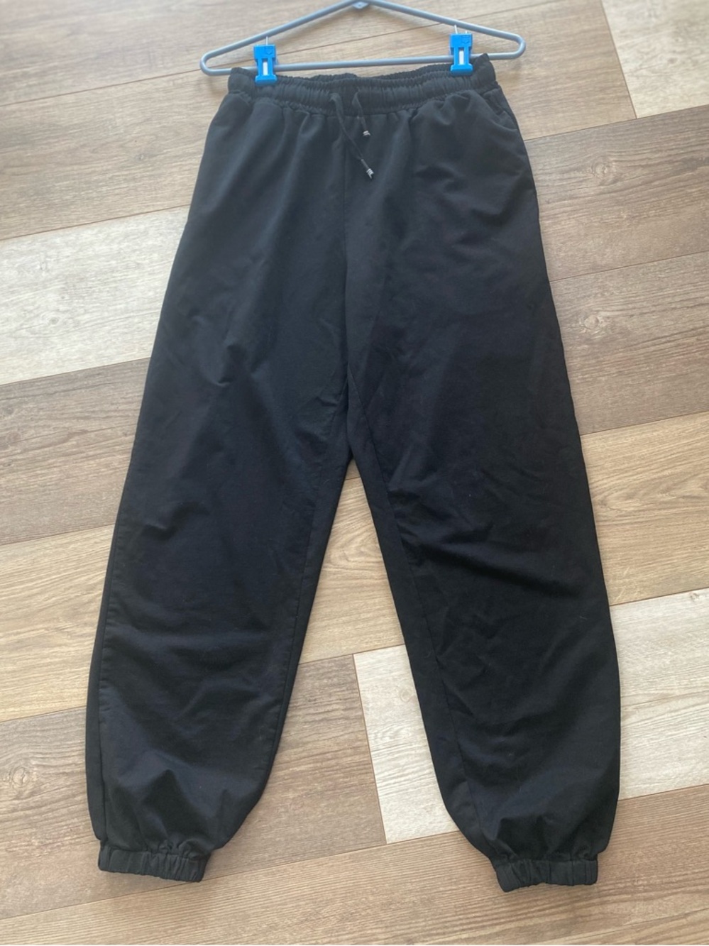 BLACK YIDARTON JOGGERS WITH DRAWSTRING & SIDE POCKETS